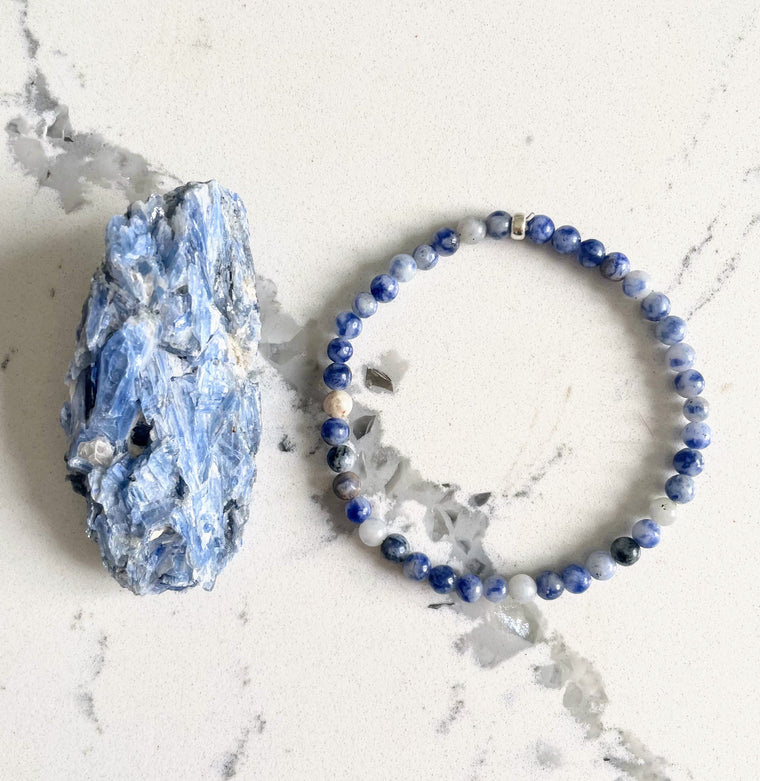 The Path is Clear Bundle: Sodalite Bracelet + Kyanite Raw Crystal